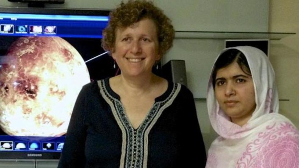 Malala Yousafzai Visits the Viz-e-Lab